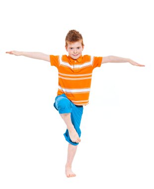 Kızıl saçlı yakışıklı