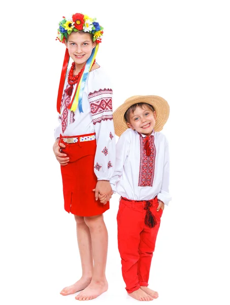 Девочка и мальчик в национальном украинском костюме — стоковое фото