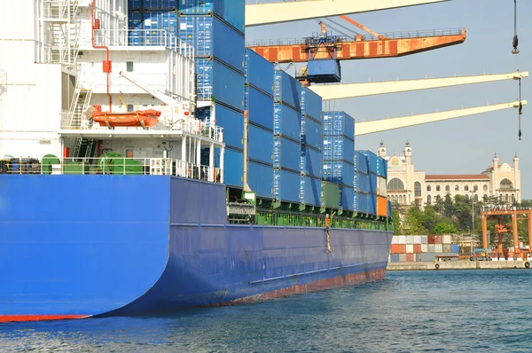 Barco de carga — Fotografia de Stock