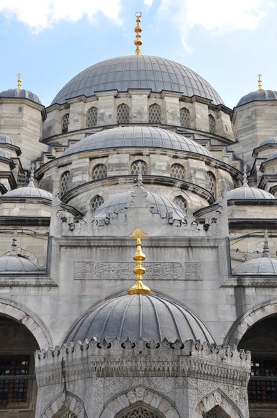 Moschee und Minarett — Stockfoto