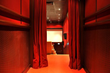 Sinemanın girişinin