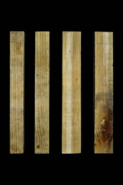 天然松の木板の質感 カバー 黒の背景に隔離された — ストック写真