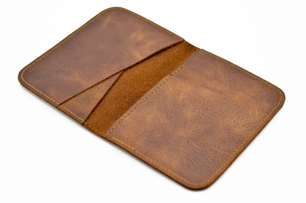 非常时髦的棕色皮革钱和信用卡钱包 白色背景隔离 — 图库照片