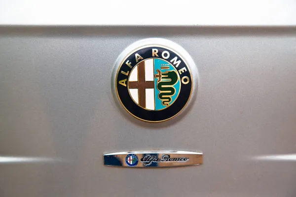 Alfa Romeo Logo Métal Chromé Voiture Luxe Dans Ville Istanbul — Photo