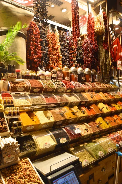 세기에 카르시에서는 나라에서 관광객들 쇼핑을 있습니다 Spice Section Istanbul Turkey — 스톡 사진