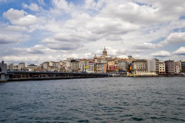 Galata Köprüsü ve Galata Kulesi, İstanbul Boğazı 'nın en çok ziyaret edilen yerlerinden biri, 13 Nisan 2019