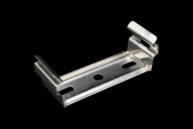 Metal irom endüstriyel parçalar, araçlar ve ekipmanlar, siyah arka planda izole