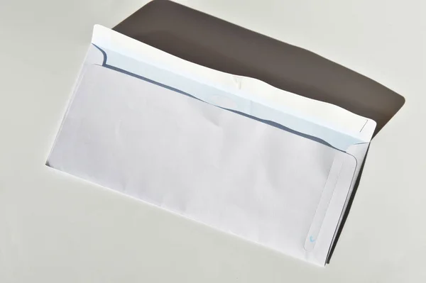 White Paper Mail Envelope Retângulo Aberto Fundo Branco Pode Ser — Fotografia de Stock