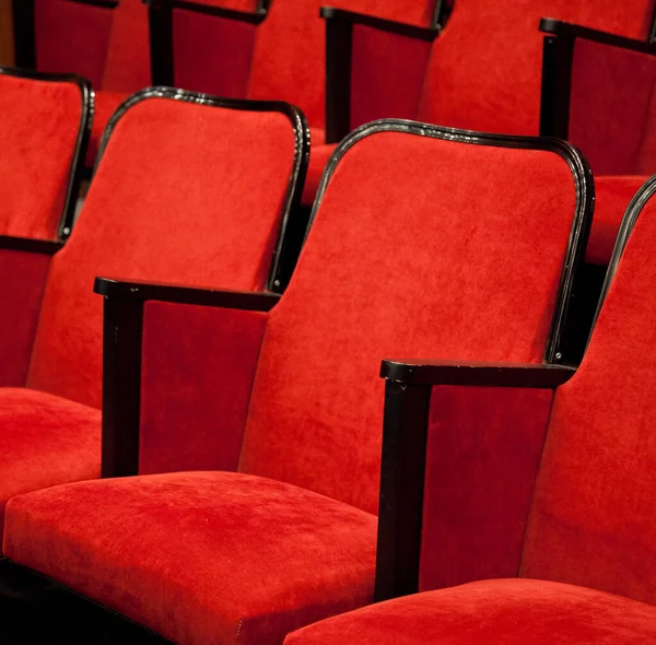 Moderní Kino Sál Prázdné Červené Pohodlné Sedadla Kino Sedadla Nebo — Stock fotografie
