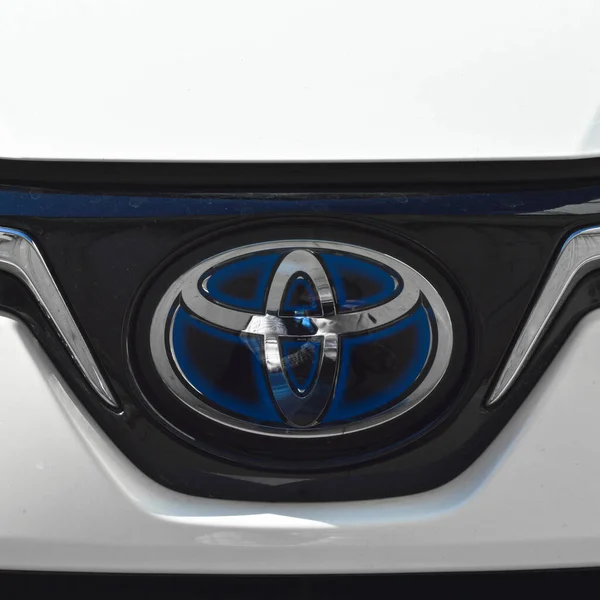 Logotipo Metal Cromado Toyota Coche Lujo Ciudad Estambul Noviembre 2021 — Foto de Stock