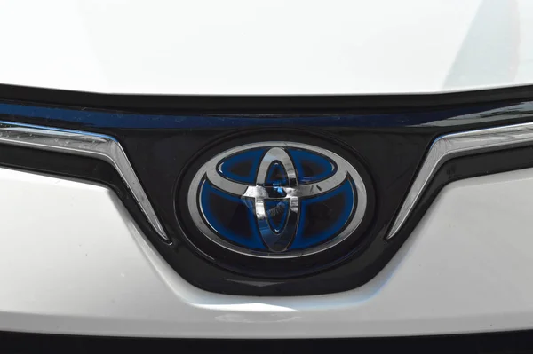 Toyota Logo Métal Chromé Voiture Luxe Dans Ville Istanbul Novembre — Photo