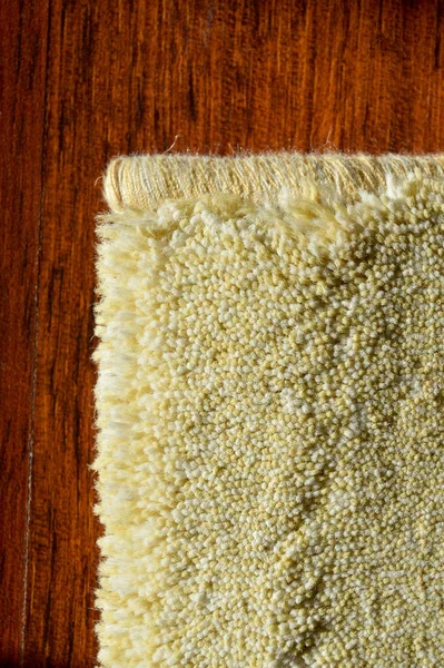 거품없는 베이지 양탄자 페인트칠 재료의 텍스처 바닥재 — 스톡 사진