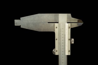 Kesin ölçümler için paslanmaz çelikten yapılmış, siyah sırtüstü izole edilmiş analog vernier calliper