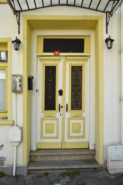 Porta Entrada Madeira Cor Amarela Velha Casa Turquia Istambul Buyukada — Fotografia de Stock