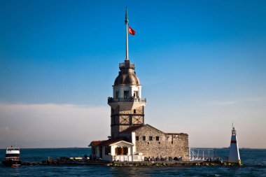 Bakire Kulesi Kiz Kulesi 22 Haziran 2019 'da İstanbul' un Uskudar şehrinin büstünde denizin ortasında küçük bir adada yer alıyor.