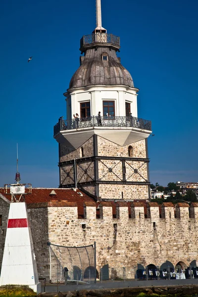 Maiden Tower Kiz Kulesi Znajduje Się Małej Wyspie Środku Morza — Zdjęcie stockowe