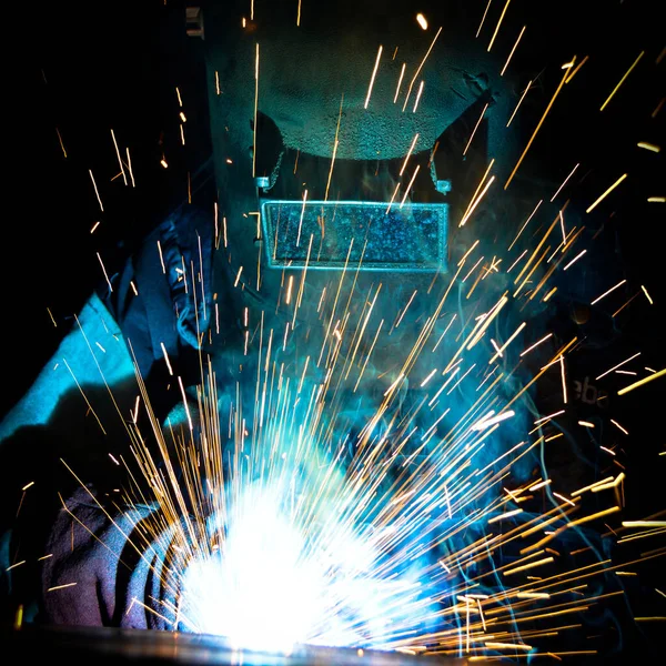 Welder Uses Torch Make Sparks Manufacture Metal Equipment Professional Welding — Stock Photo, Image