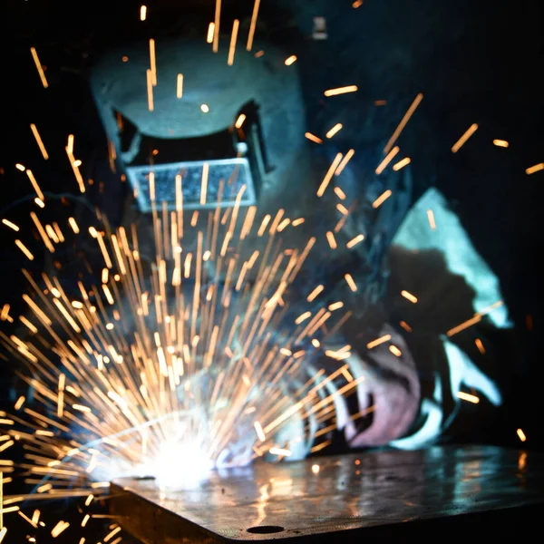 Welder Uses Torch Make Sparks Manufacture Metal Equipment Professional Welding — Stock Photo, Image