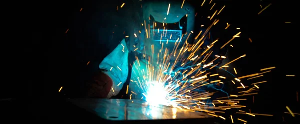 Welder Uses Torch Make Sparks Manufacture Metal Equipment Professional Welding — Stock Photo, Image