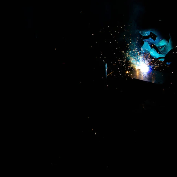 Welder Uses Torch Make Sparks Manufacture Metal Equipment Professional Welding — Stock Photo, Image