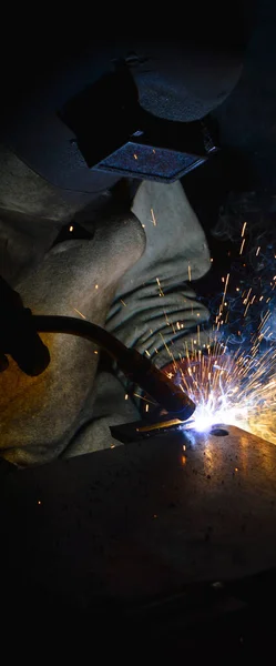 Welder Uses Torch Make Sparks Manufacture Metal Equipment Professional Welding — Stock Photo, Image