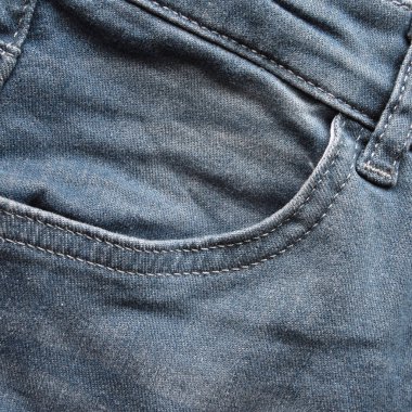 Açık mavi kot pantolon cebinin detaylarını kapat