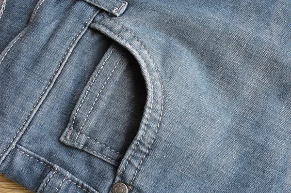 Detailní Záběr Kapsu Světle Modrých Džínů Denim — Stock fotografie