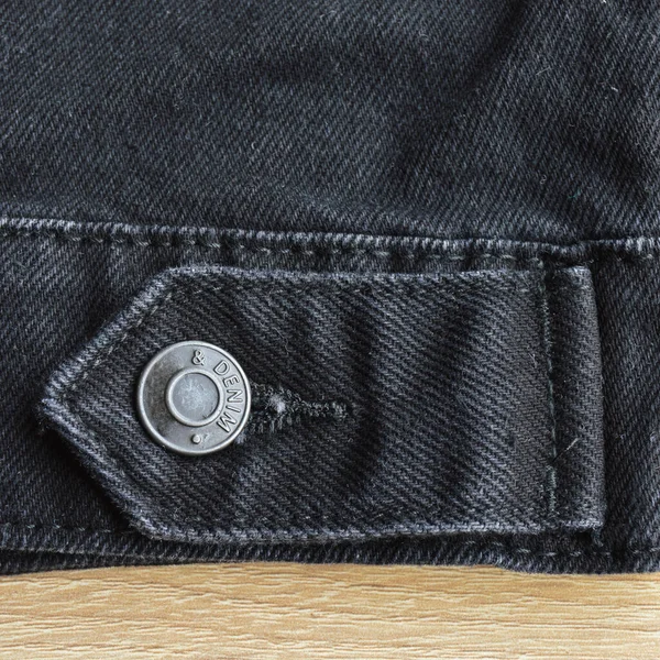 Černá Džínová Bunda Kovový Buttom Detail Textura Džínové Tkaniny — Stock fotografie