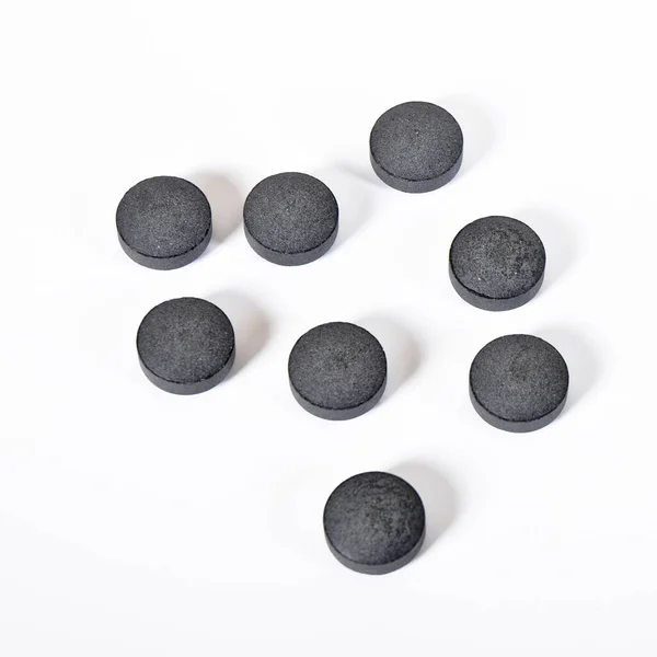 Aktív Szén Kerek Tabletta Tabletta Izolált Fehér Alapon Orvosi Szén — Stock Fotó