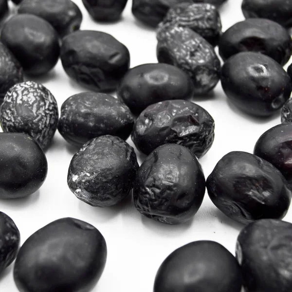Fresh Delicious Black Color Turkish Olives Isolated White Background — Stock Photo, Image