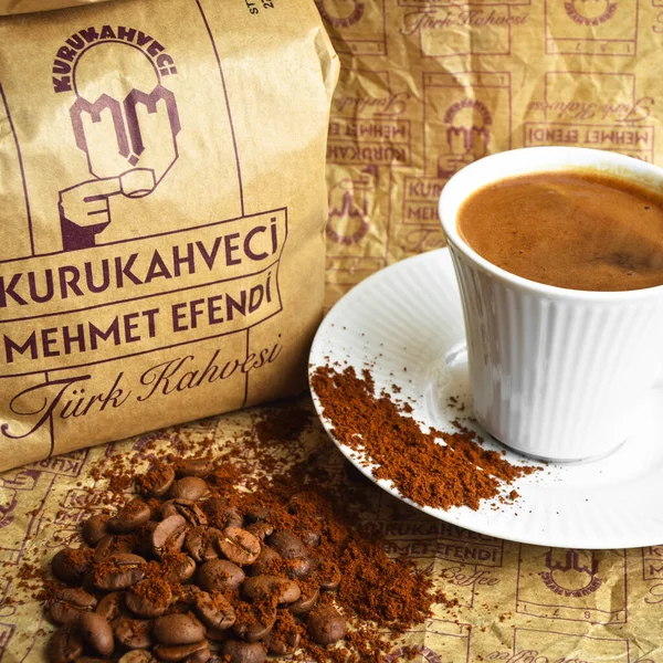 トルコ最高のドライコーヒー商人 Kurukahveci Mehmet Effendi パッケージコーヒー トルコのコーヒー イスタンブールトルコ 2月23 2019 — ストック写真