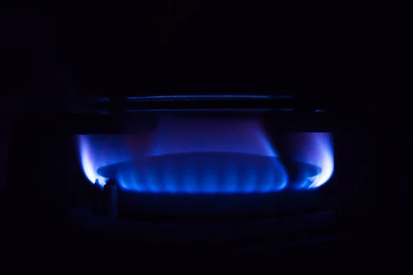 Estufa Gas Ardiendo Cocina Llamas Azules Aisladas Sobre Fondo Negro —  Fotos de Stock