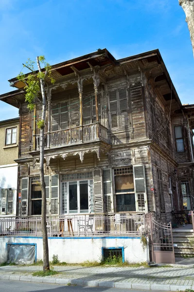 Wyspy Książąt Buyukada Stambule Turcja Stare Drewniane Domy Buyukada Kwietnia — Zdjęcie stockowe