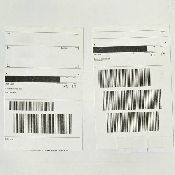 Briefumschlag Aus Weißem Karton Auf Klebrigen Barcodes Kann Der Firmenkorrespondenz — Stockfoto