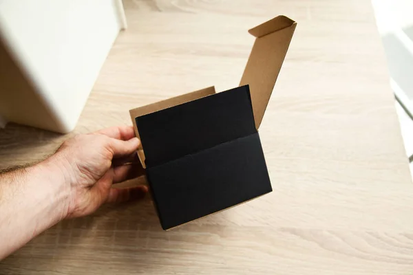 Closed Black Rectangular Cardboard Box Corrugated Cardboard Lid Hand Oak — Stok fotoğraf