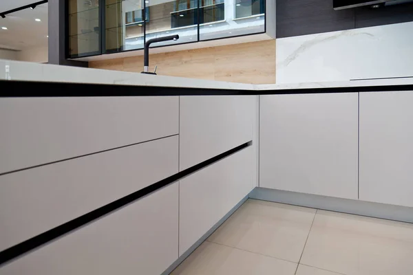Modern White Wood Lacquer Paint Oak Kitchen Big Cabinet Equipment — Stock Photo, Image