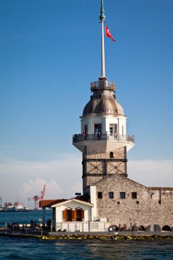 Bakire Kulesi Kiz Kulesi 22 Haziran 2019 'da İstanbul' un Uskudar şehrinin büstünde denizin ortasında küçük bir adada yer alıyor.