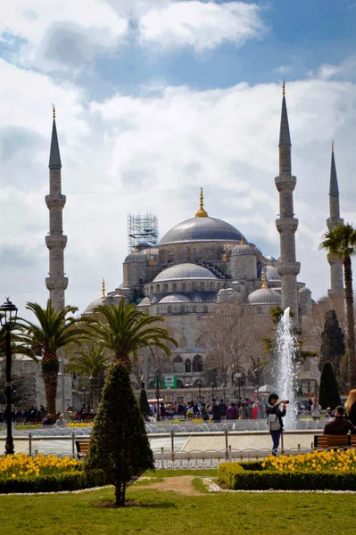 April 2019 Türkei Istanbul Alte Historische Blaue Moschee Menschen Spazieren — Stockfoto