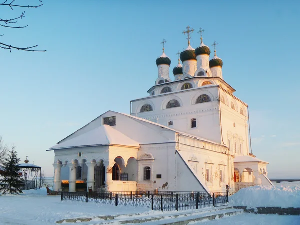 ОТКРЫТО-Богоявленский мужской монастырь в Мстере — стоковое фото