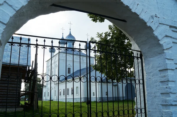 Troickaya kyrka i staden vyazniki — Stockfoto