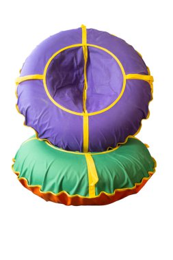 Slaytlar için kar renkli borular, beyaza izole edilmiş. Yuvarlak şekilli oyuncaklar.