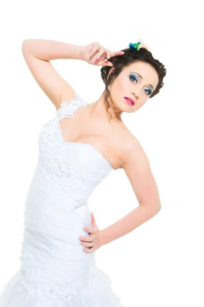 Menina bonita em vestido de noiva branco longo — Fotografia de Stock