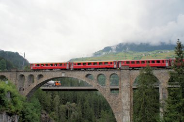 rhaetian demiryolu ve Swiss Köprüsü