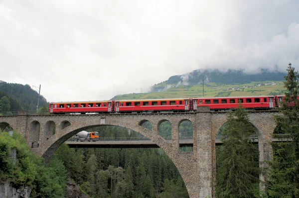 Swiss bridge and the Rhaetian Railway — Stock Photo, Image