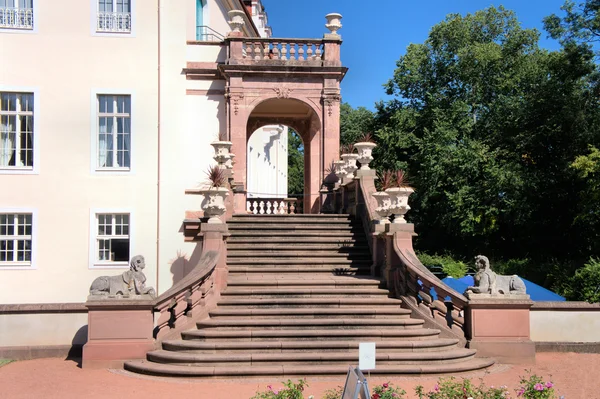 Escalera libre en el castillo barroco Lichtenwalde — Foto de Stock