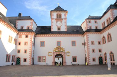 Saksonya castle augustusburg avlusu