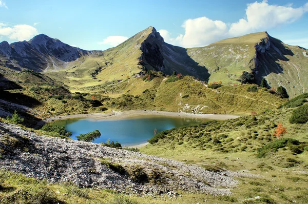 秋天的高山湖 — 图库照片