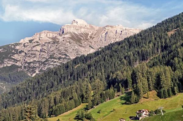 Serles w dolinie stubai — Zdjęcie stockowe