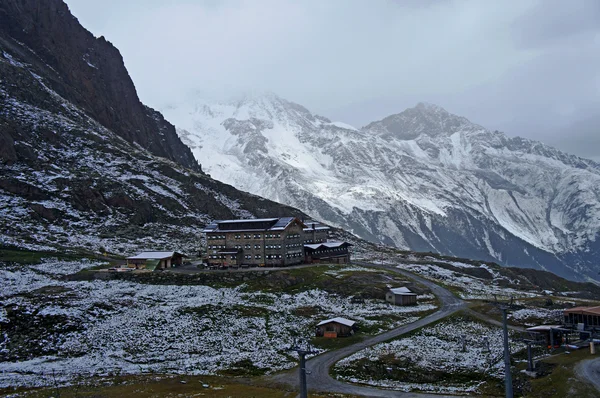 Chata ve Stubaiských Alp v Tyrolsko, Rakousko — Stock fotografie