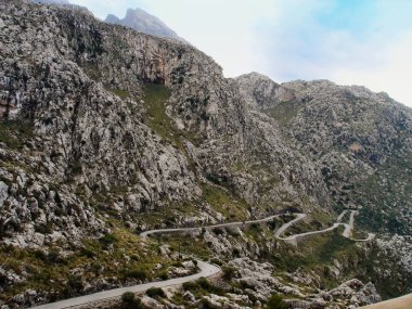 Mallorca dağlarda yollar